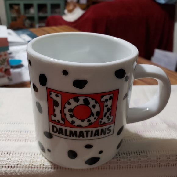 Vintage Disney 101 Dalmatians 3-D mug - Picture 3 of 6